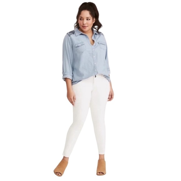 Torrid Chambray Western Shirt Embroidered at Shoulders and Back Button Front  2X - Picture 1 of 7